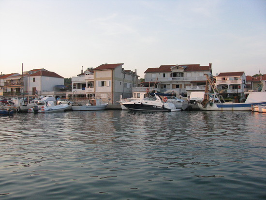 Jezera Hafen